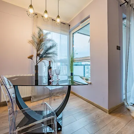 Glow Apartments, Nowa Letnica