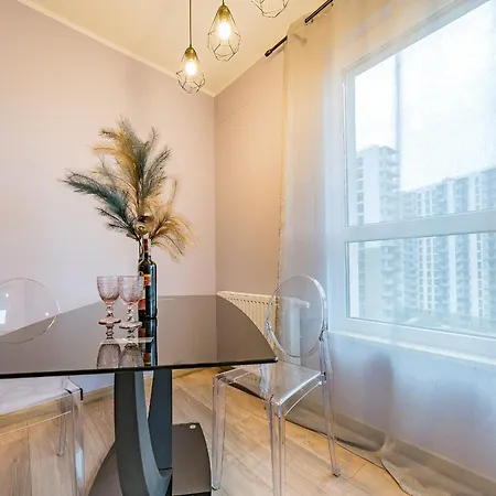 Glow Apartments, Nowa Letnica *