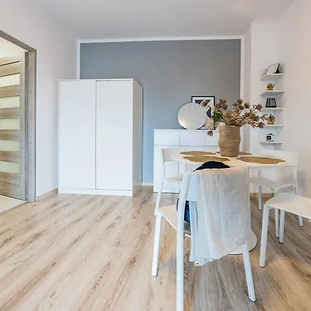 Glow Apartments, Nowa Letnica